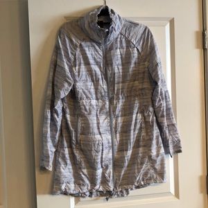 Wind and water resistant jacket